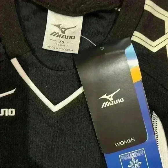 Mizuno Women's Performance V-Neck Sleeveless Athletic Jersey Shirt size XS NWT - Picture 3 of 6